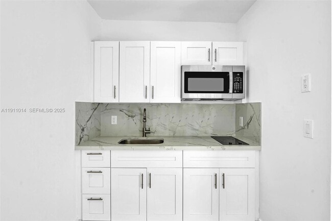 Building Photo - 1623 NW 16th Terrace Unit 3