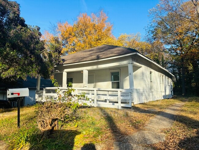 Photo - 402 Wilson St