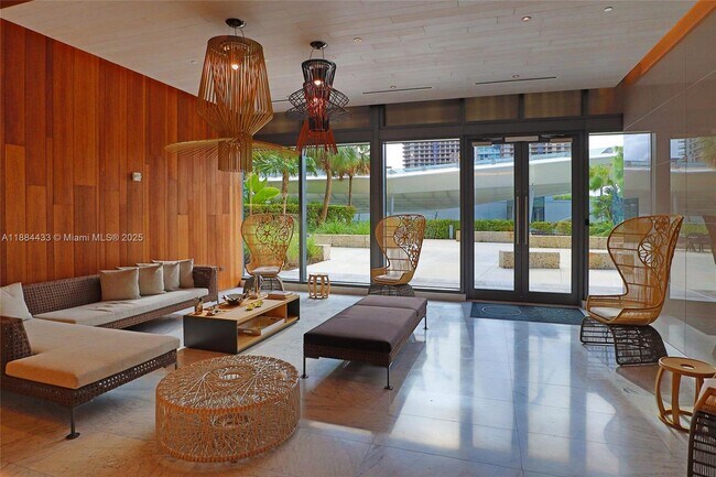 Photo - 68 SE 6th St Unidad 1008