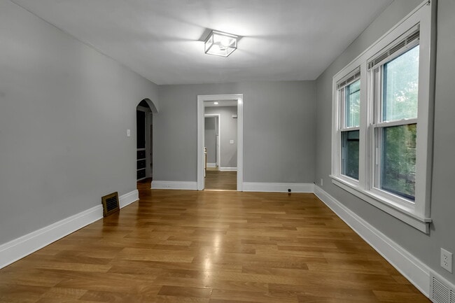 Building Photo - 272 Windermere Blvd Unit 2