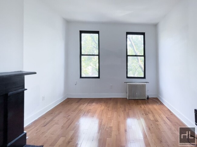 Building Photo - MENAHAN STREET / Spacious Bushwick 2-Bed 1... Rental