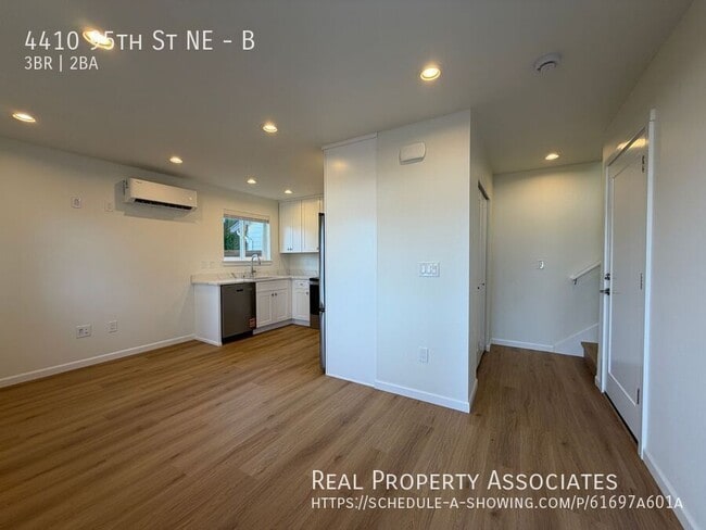Photo - 4410 95th St NE