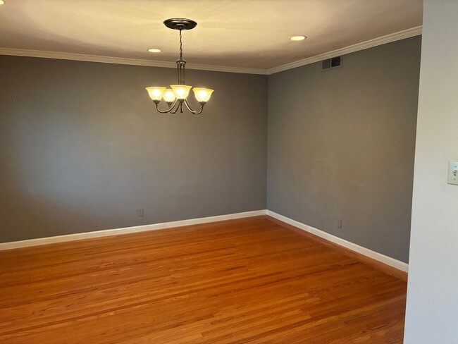 Photo - Beautiful 3 bedroom/1.5 bath Home in S. Land Park