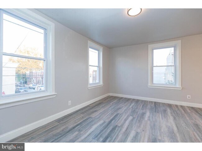 Photo - 2434 E Dauphin St Unit 3F