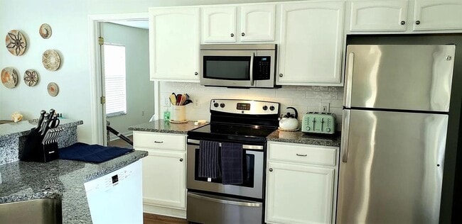 Photo - 99 Rickenbacker Dr