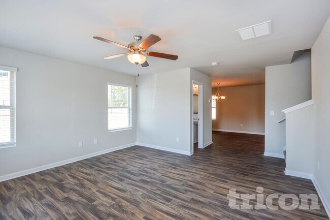 Photo - 35 Ascott Trace