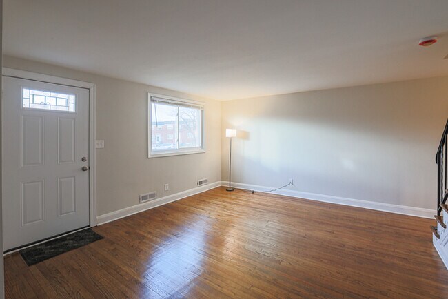 Photo - 3 Bedroom home Parkville with Parking