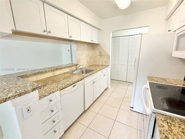 Photo - 9755 Westview Dr Unit 1217