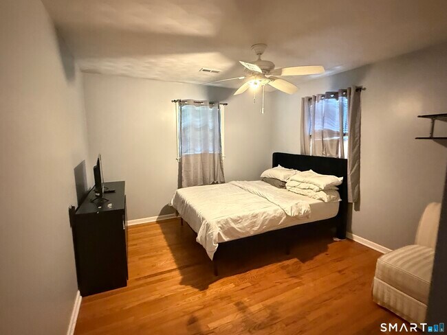 Photo - 163 Alder St