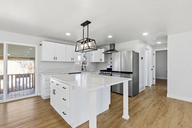 Photo - 5210 Woodledge Ave