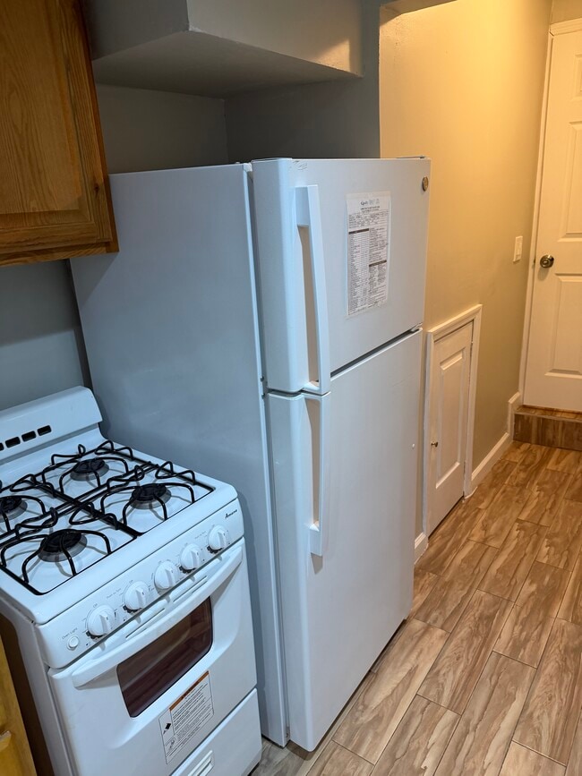 Building Photo - 805 E 52nd St