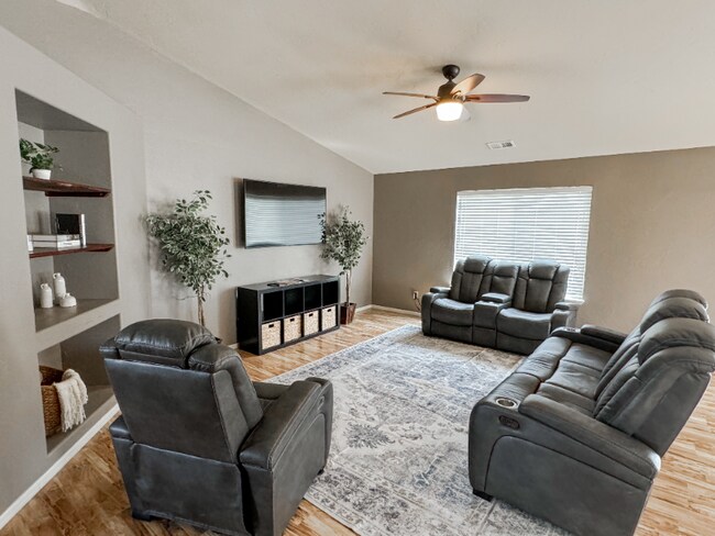 Photo - 2869 Sophia Wy