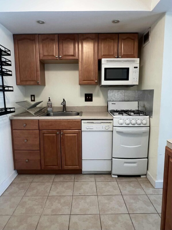 Photo - 1801 Clydesdale Pl NW