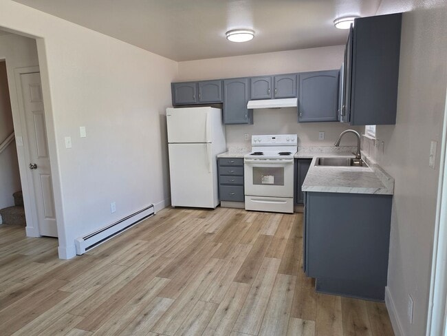 Photo - 3 Bed 2 1/2 Bath in Fruitvale