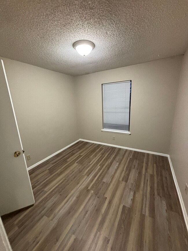 Photo - 641 N Betty Jo Dr