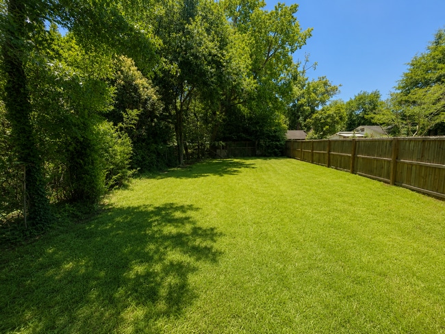 Photo - 3585 Napier Ave