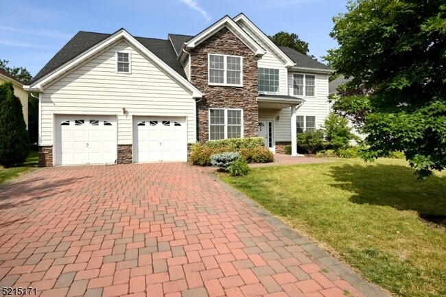 Building Photo - 26 Pine Ln