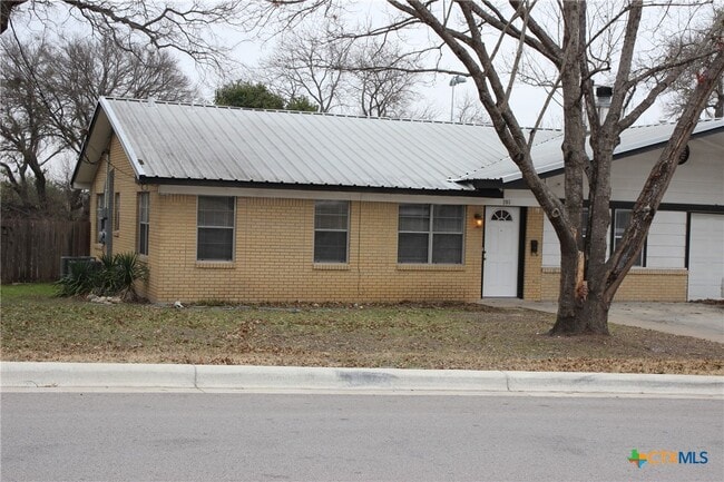 Photo - 205 E 2nd St