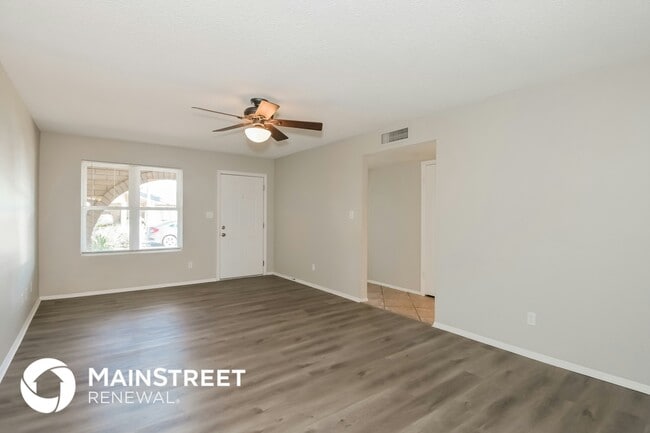 Photo - 2255 E Gable Ave