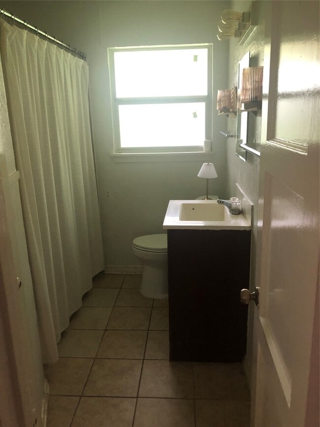 Photo - 4310 Holt St