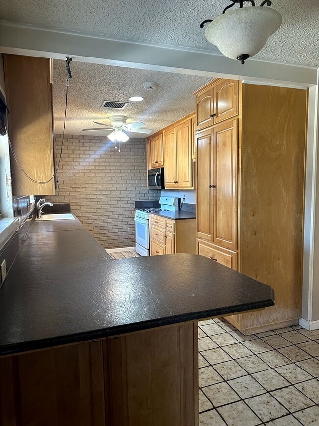 Photo - 3009 Bonham Ave