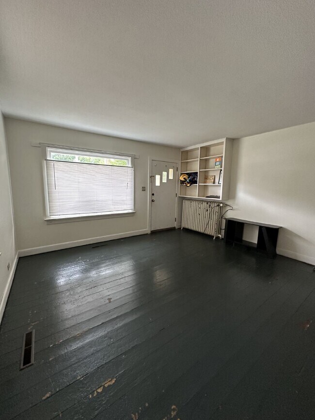 Exciting 4 Bed 1 Bath close to UWEC!