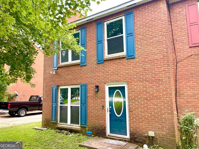 Photo - 696 Redland Dr Apartment