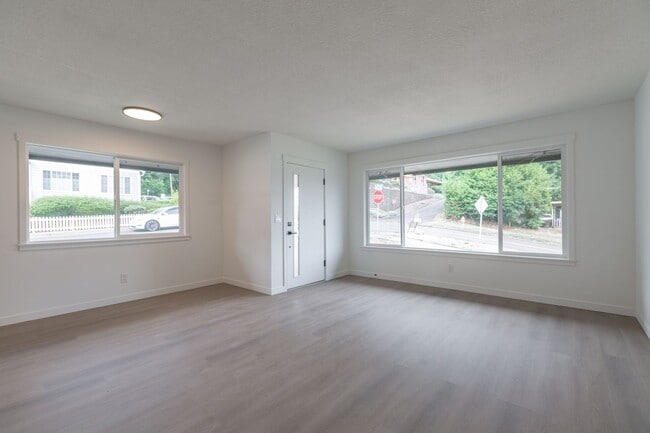 Photo - Crowne Pointe Apartment Homes