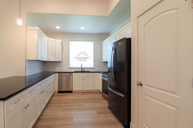 Photo - 4 Bedroom, 2 Bath Home in Richland