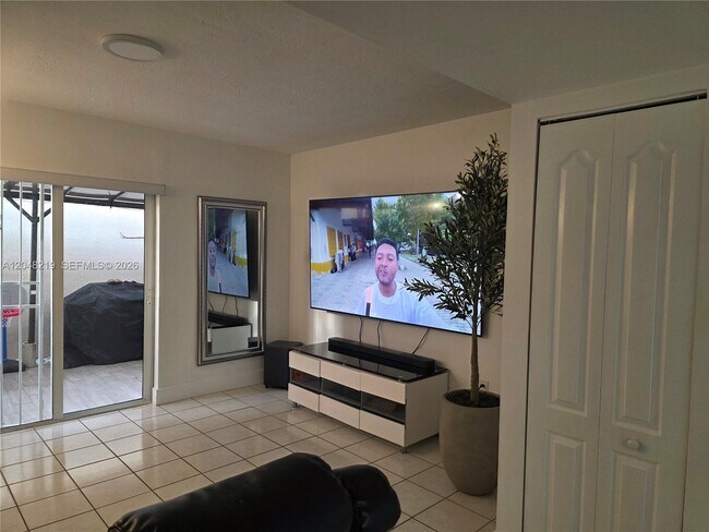Photo - 523 W 68th St Unit 5