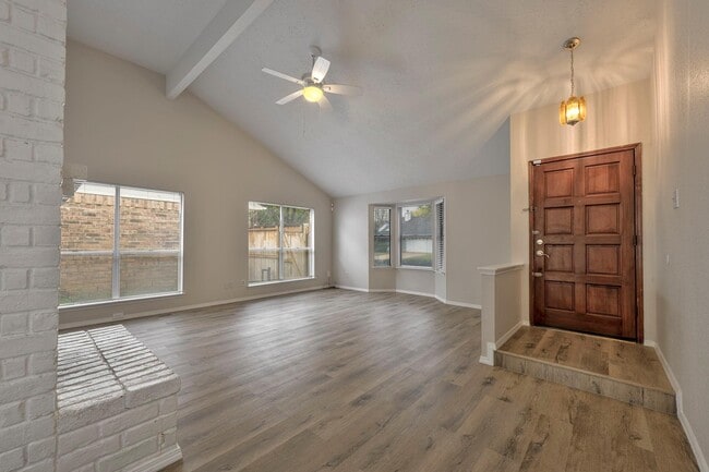 Photo - 2011 Creek Valley Ln