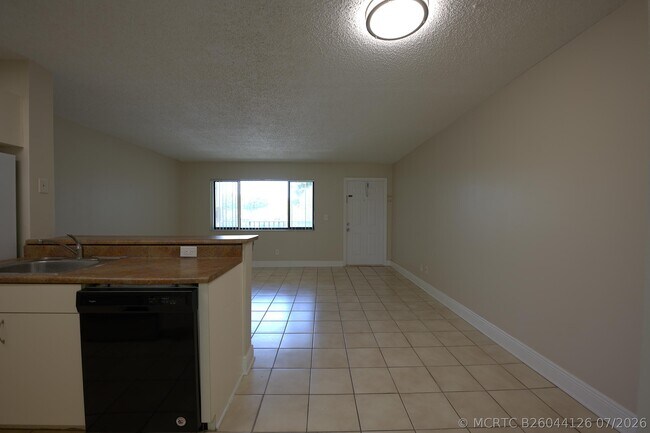 1523 Meadows Cir