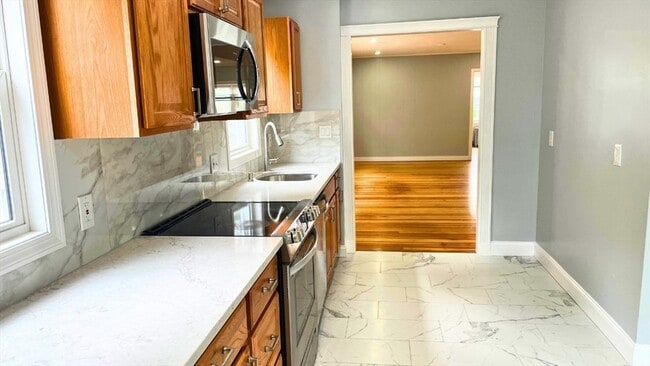 Building Photo - 25 Hazel St Unit 1