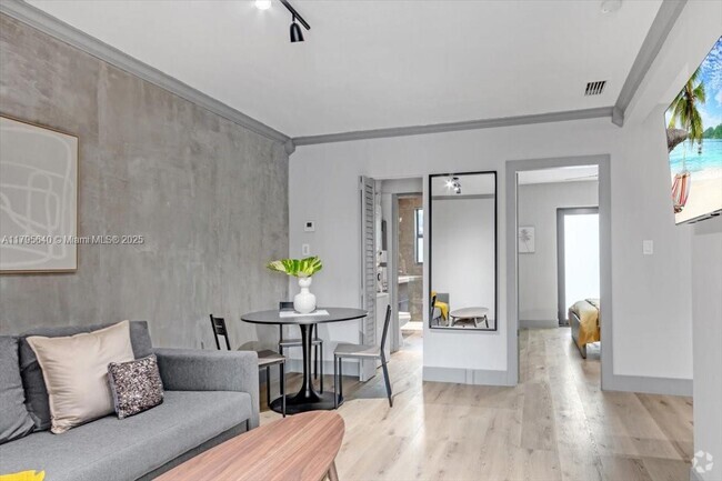 Building Photo - 511 NE 62nd St Rental