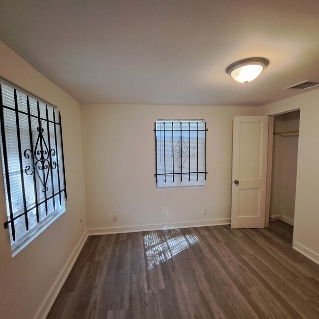 Photo - 3436 Franklin St