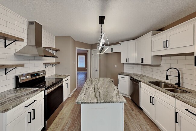 Photo - 8070 Ellis Rd