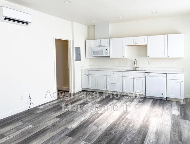 Photo - 368 Spaulding Ave