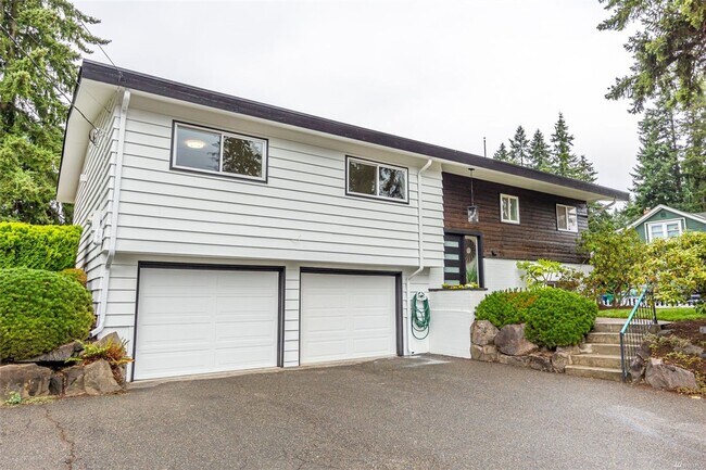 Photo - Beautiful 5 Bed 3 Bath Split-level New Rem...