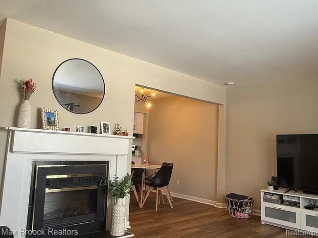 Photo - 42556 Plymouth Hollow Dr