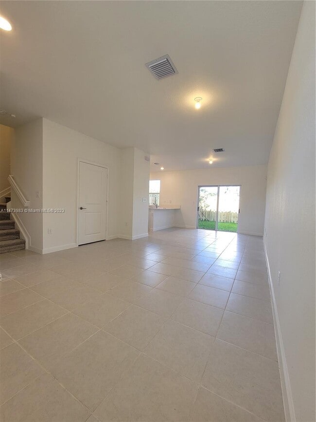 Photo - 2621 SE 10th St