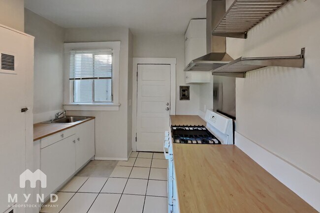 Photo - 1806 Filbert St