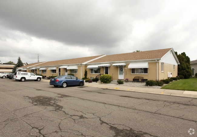 Helfer Leisure CoOp Apts/Condos For Rent in Wixom, MI