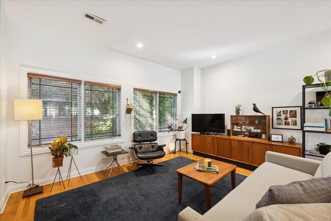 Photo - 2455 W Ohio St