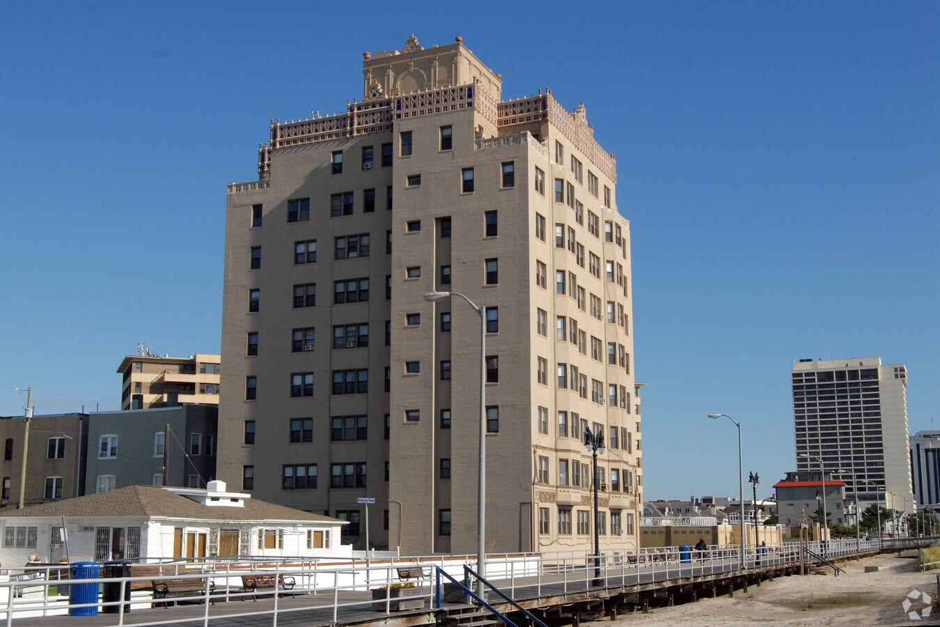 Photo - Riviera Apartments