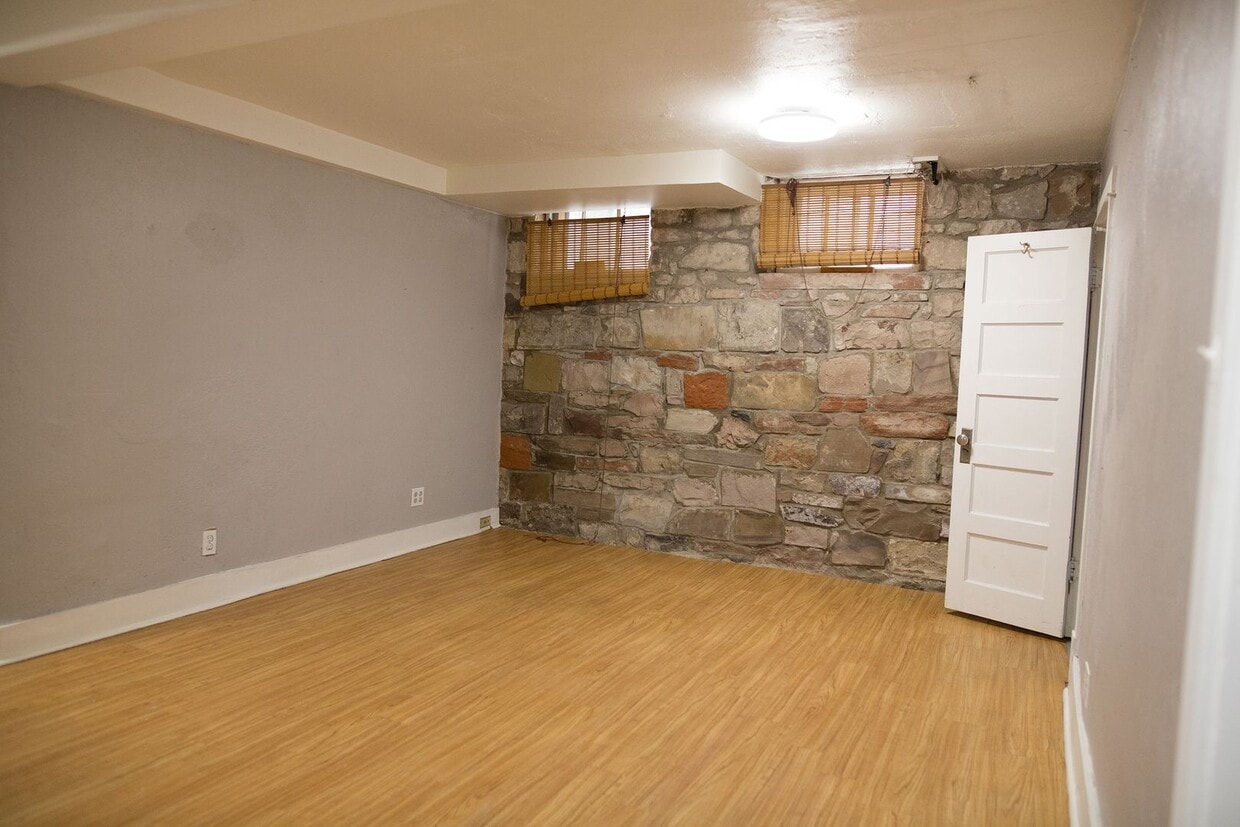 Price Just Reduced! - Price Just Reduced!