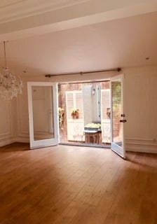 Living Room - 607 N Windsor Blvd Unit 607