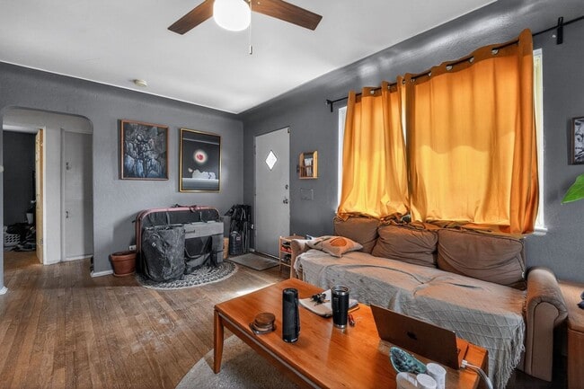 Photo - 4745 Zuni St