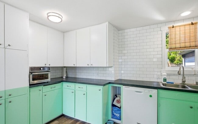 Photo - 3917 Grove Rd NW