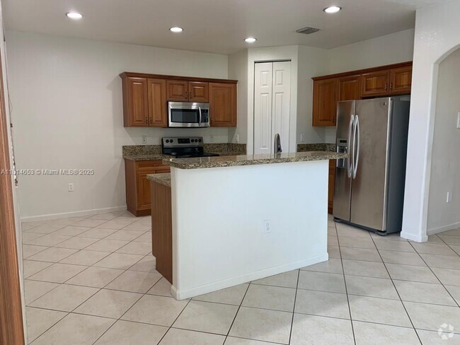 Building Photo - 2635 SW 84th Ter Rental