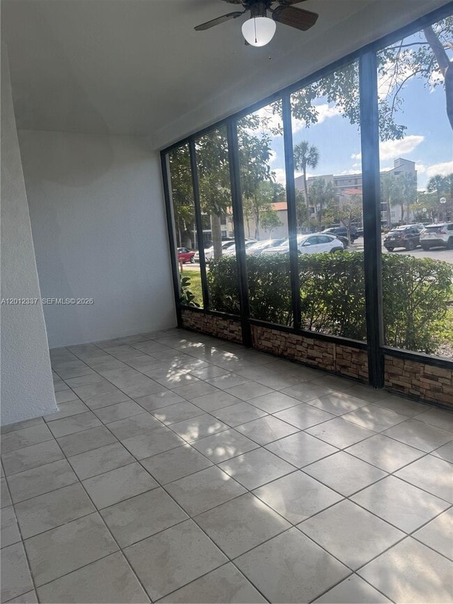 Photo - 2312 S Cypress Bend Dr Unidad 107